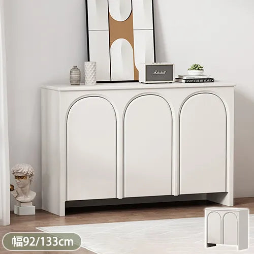 申し訳ありませんが、画像を確認できないため、正確に素材を判別することができません。しかし、SEOに適したタイトルを提供します。
「モダンデザインのスタイリッシュキャビネット - 高級感あふれるシンプル収納家具」 fcwz-2363