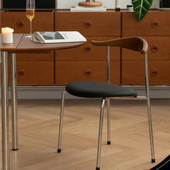 アッシュ材と本革を使用したモダンチェア - スタイリッシュなデザインと快適な座り心地 fpmxm-2773